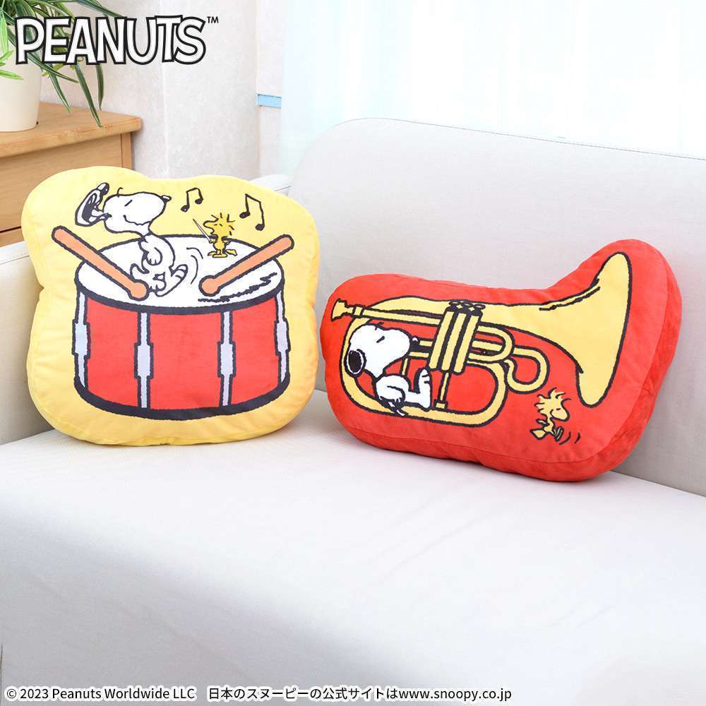 SNOOPY™ プレミアムダイカットクッション ~マーチングバンド~