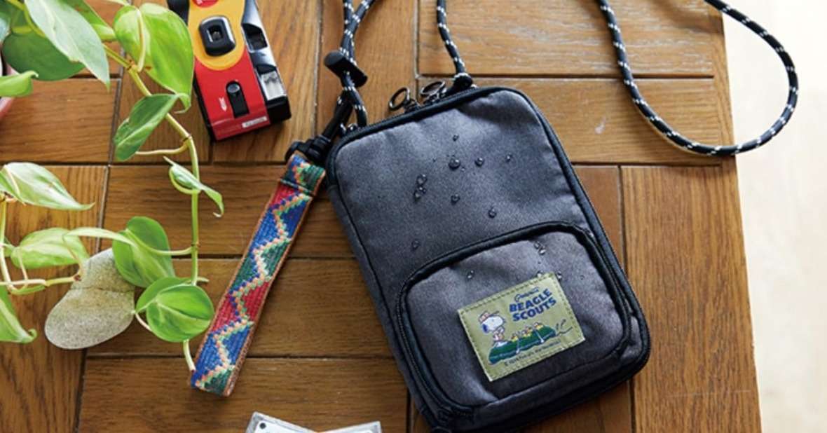 スヌーピーデザインの撥水多機能スマホショルダーバッグ、宝島社より発売